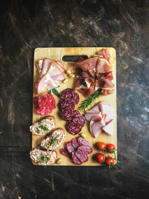 Photo de plateau de charcuterie
